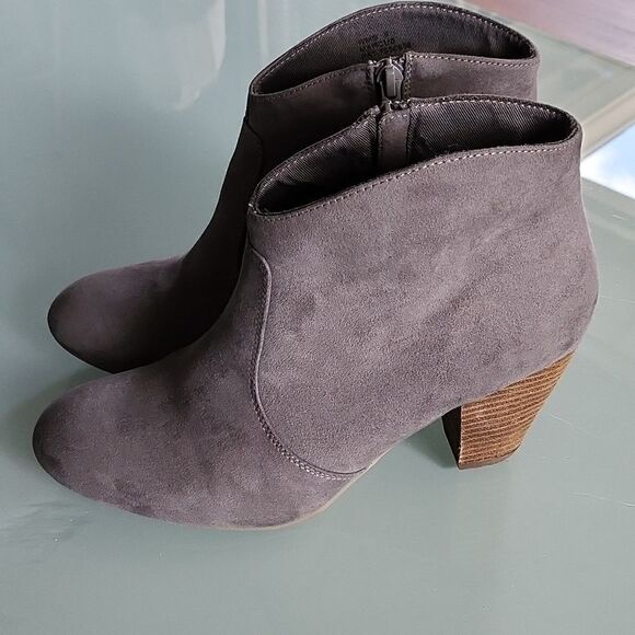 Report Faux Suede with Leather Stacked Heeled Boots - Picture 3 of 11